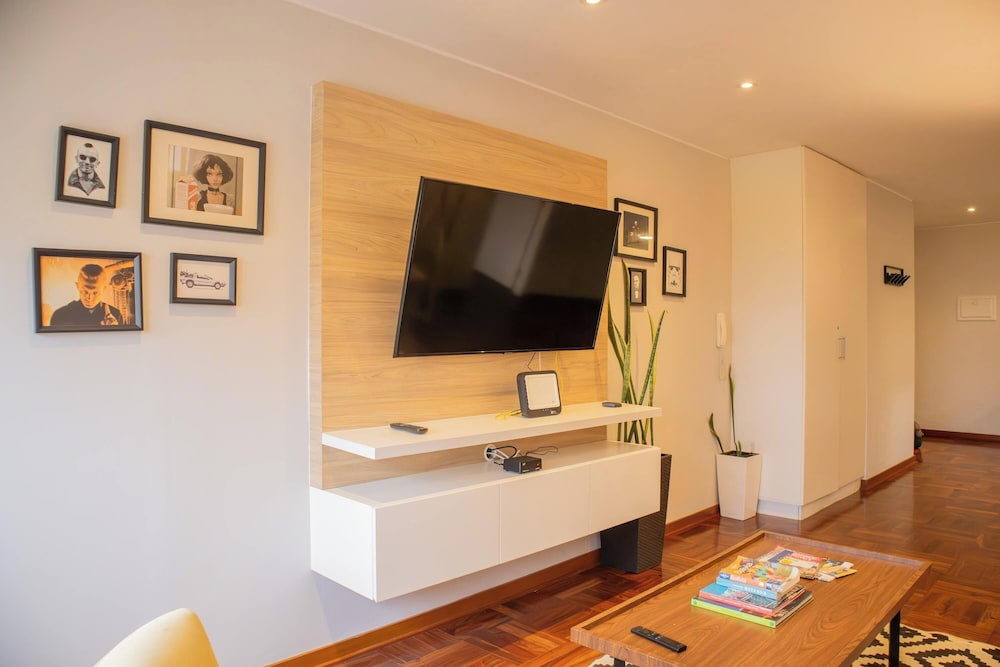 Sophisticated 1BR Stay in Prime Miraflores