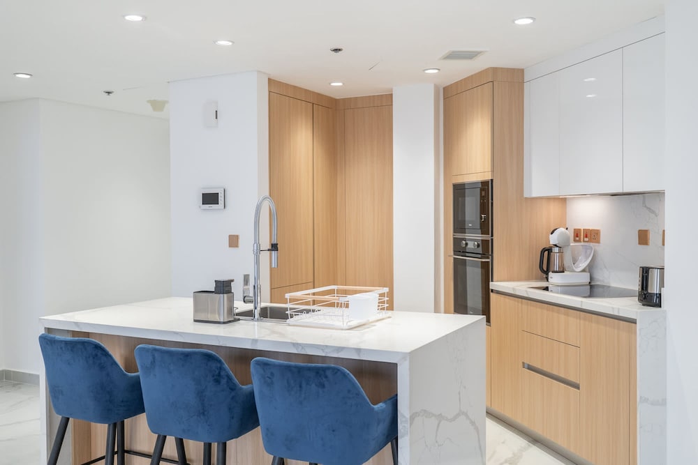 2 Bedroom With Beautiful Full Palm Waters Views