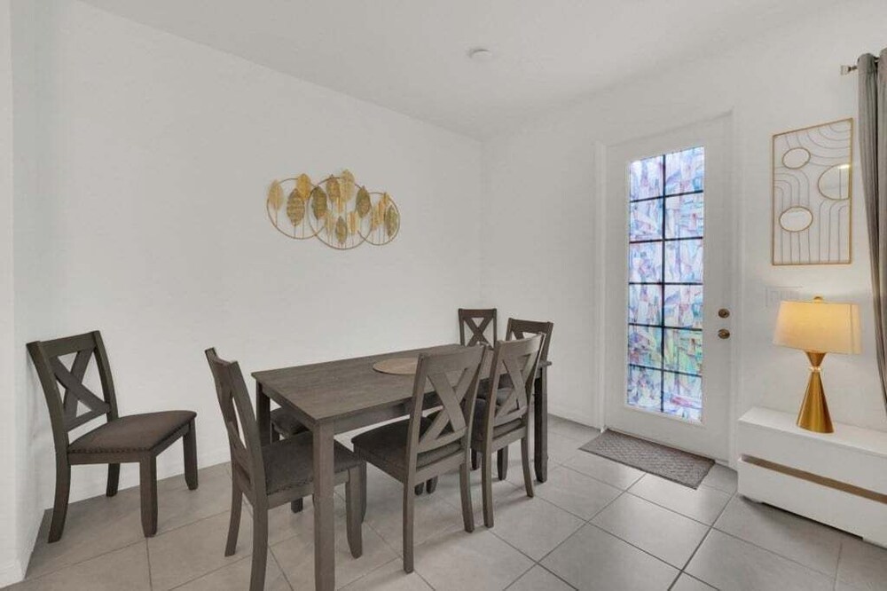 3 Beds 3 Baths Cozy Town Home 3 Bedroom Townhouse