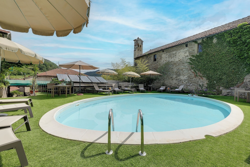 Entire Hilltop Villa With Private Pool In Palazzuolo Sul Senio