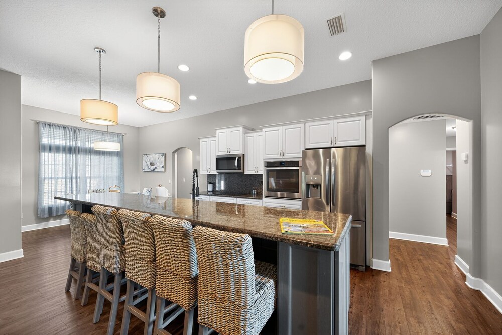 Floridays Manor 4 Bedroom Home