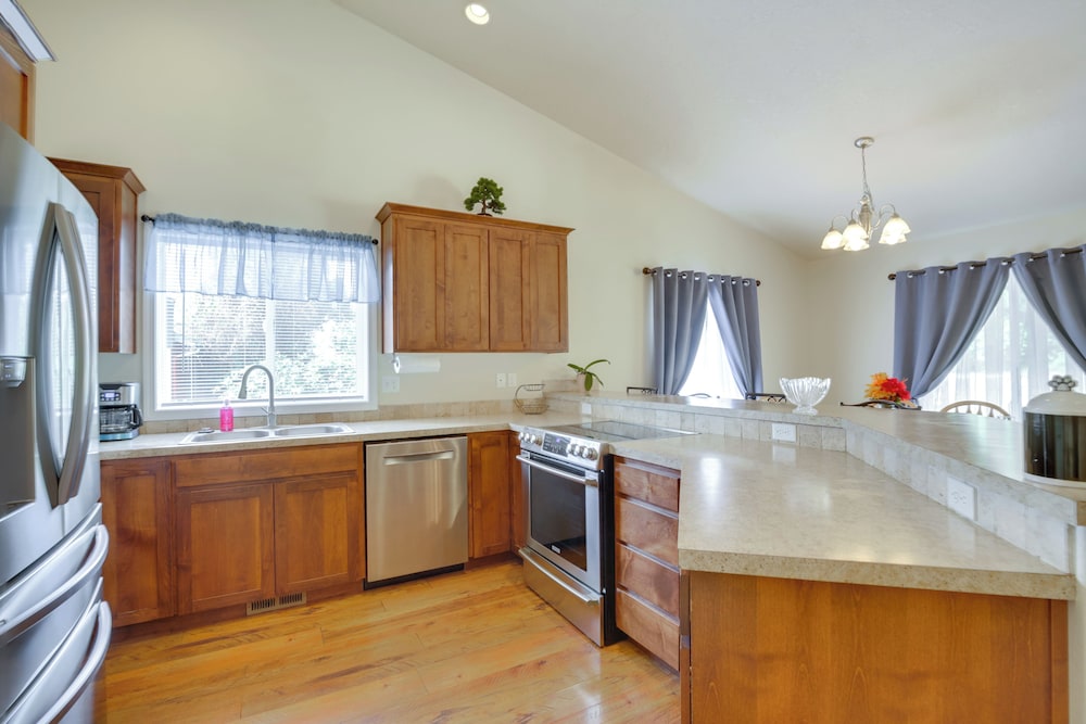 2 Blocks to White Water Launch: Mill City Home