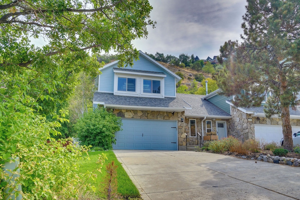 Mtn Views & Canyon Access: Cottonwood Heights Home