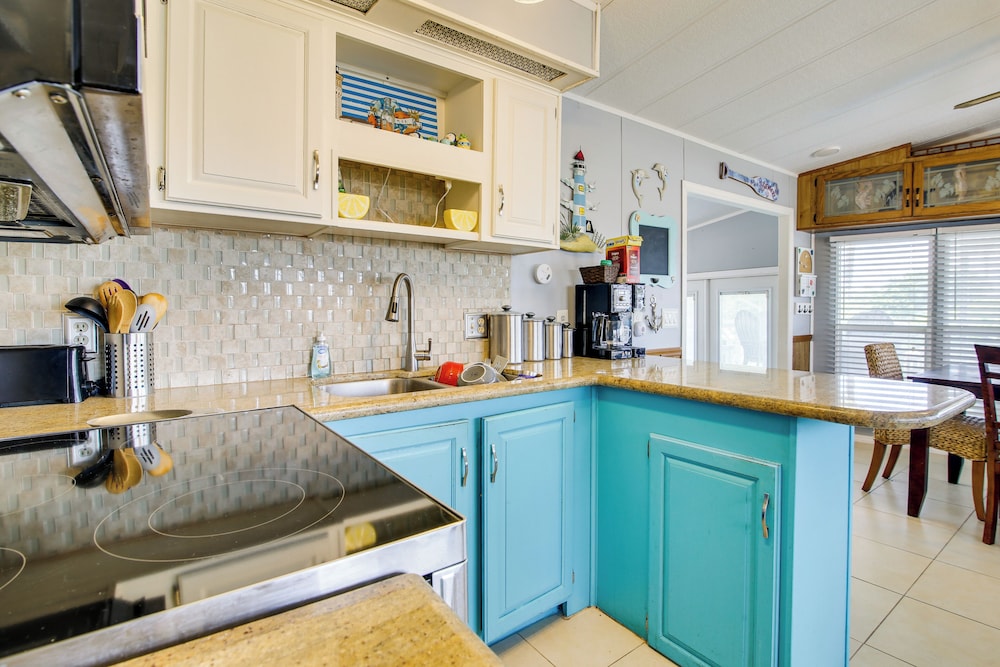 4 Mi to Beach: Home w/ Pool & Golf in Port Isabel!