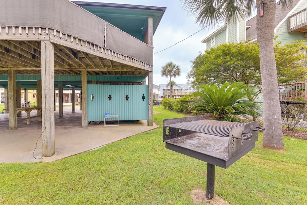 Crystal Beach Home w/ Deck + Ocean Views! view 5