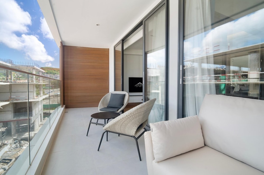 Beachfront 1bedroom Apartment Kora Resort