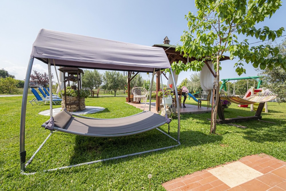 Frezia Maisonette by Travelpro Services photo 4