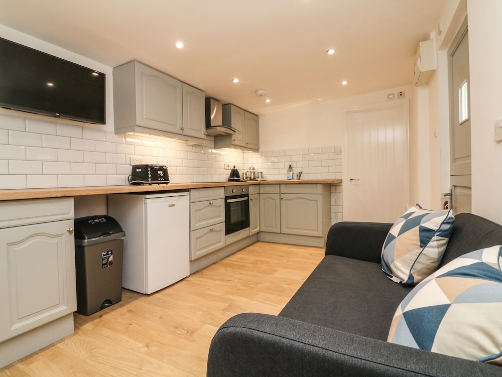 2 Moorlands