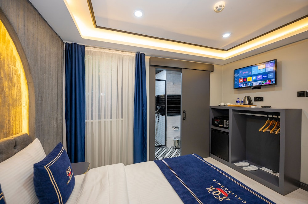 California Otel - Image 31