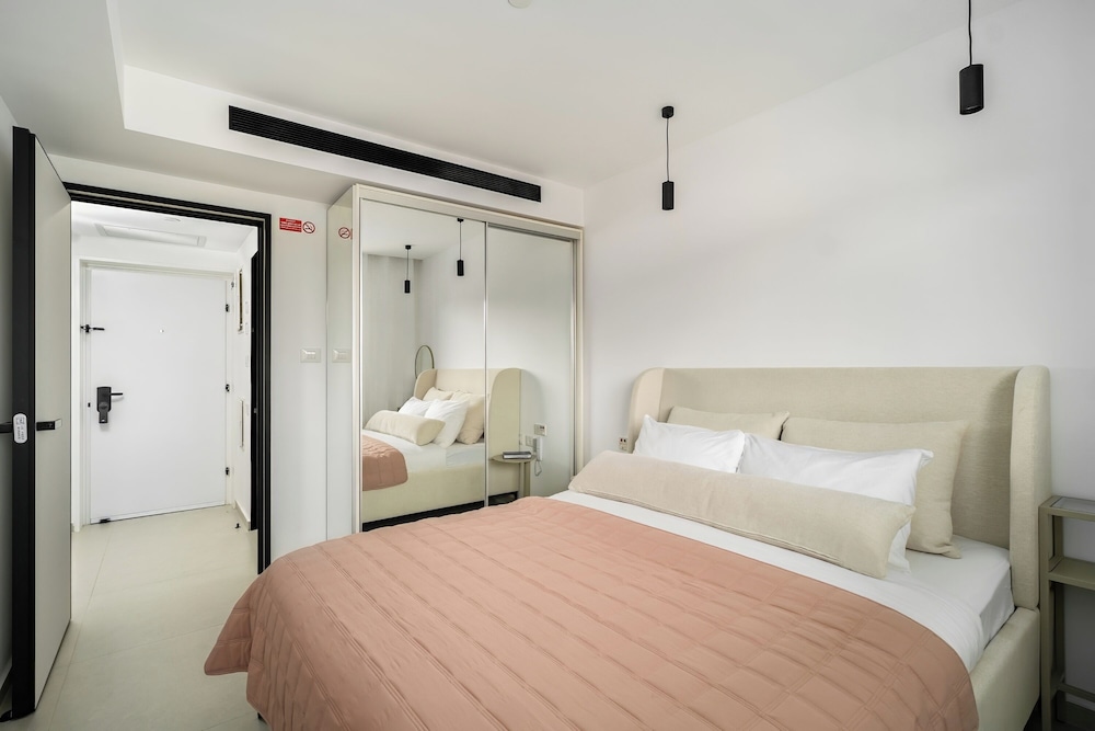 Modern Eilat Escape by Sea N' Rent