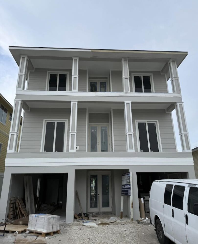 Brand New Luxury Build 265 Carolina Ave: Heated Pool, Hot Tub 6 Bedroom Home