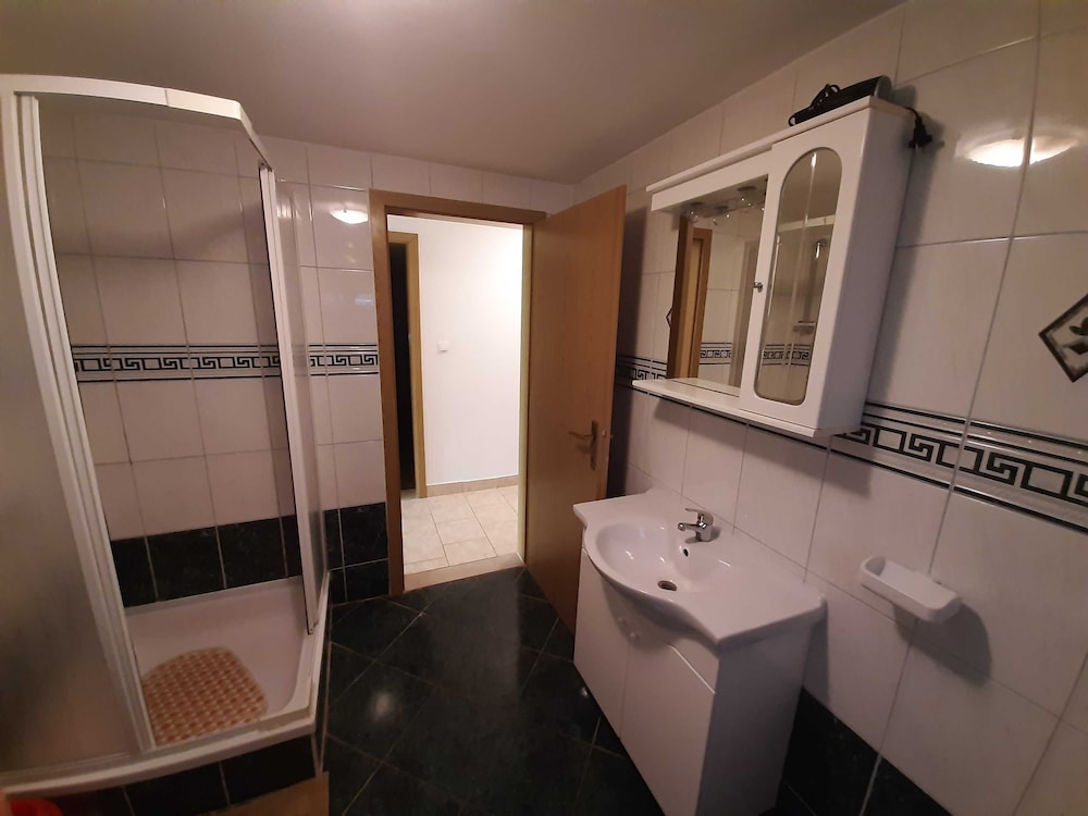 Cozy Apartments With Private Balcony Vinisce