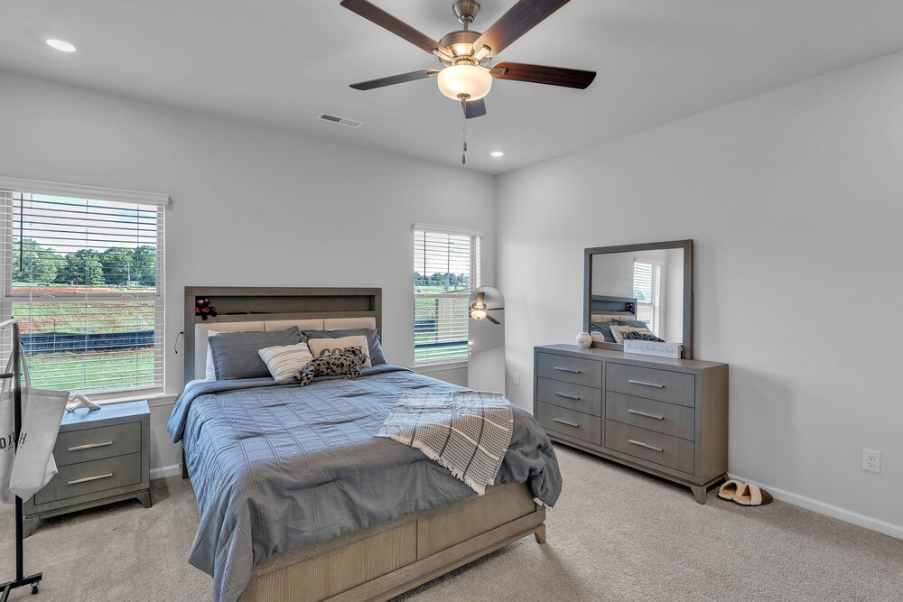 Modern Nest - Huntsville Hideaway 3 Bedroom Home