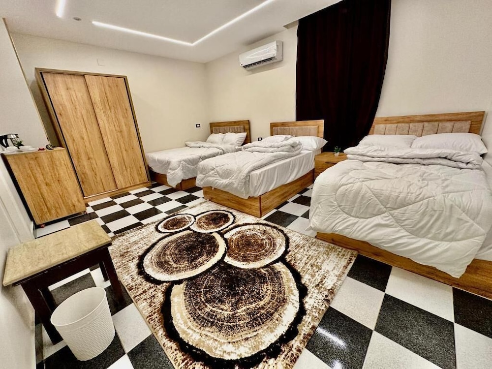 Great Pyramids Lodge