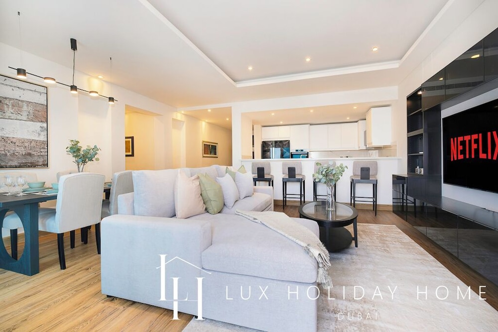 LUX The Bonnington JLT Suite