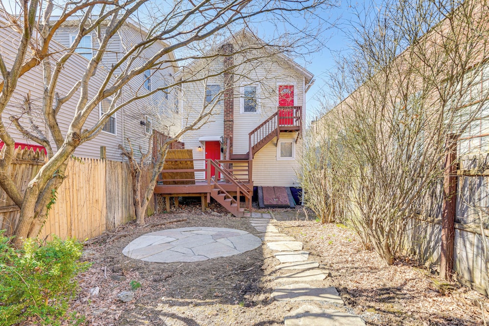 Walk to Dtwn Hudson: Cozy Upstate Apartment