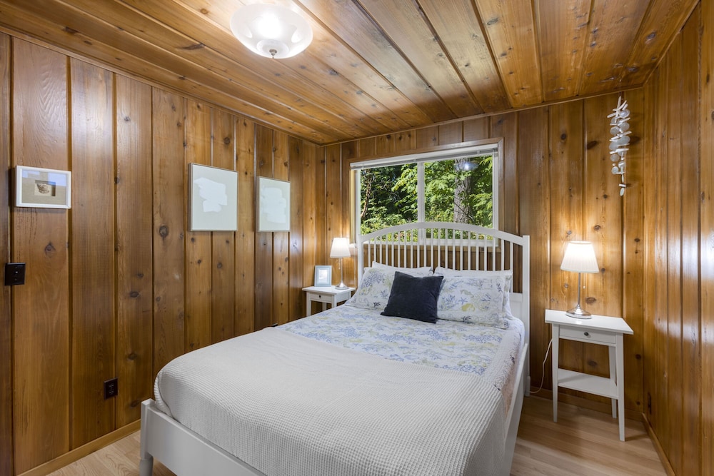 Captain s Retreat in Shelton