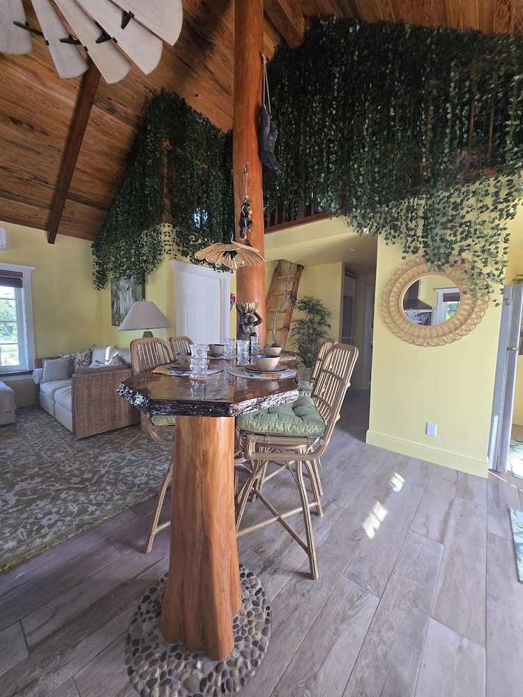 NEW Jungle Paradise Treehouse Suite With Resort Amenities Elevator Access Outdoor Kitchen Lagoon Lazy River Pool RV Hook up