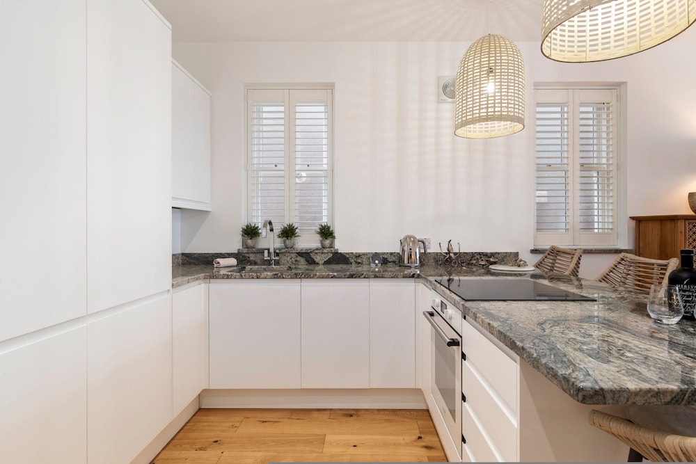 Ultra Marine - Large Roof Terrace Sea Views