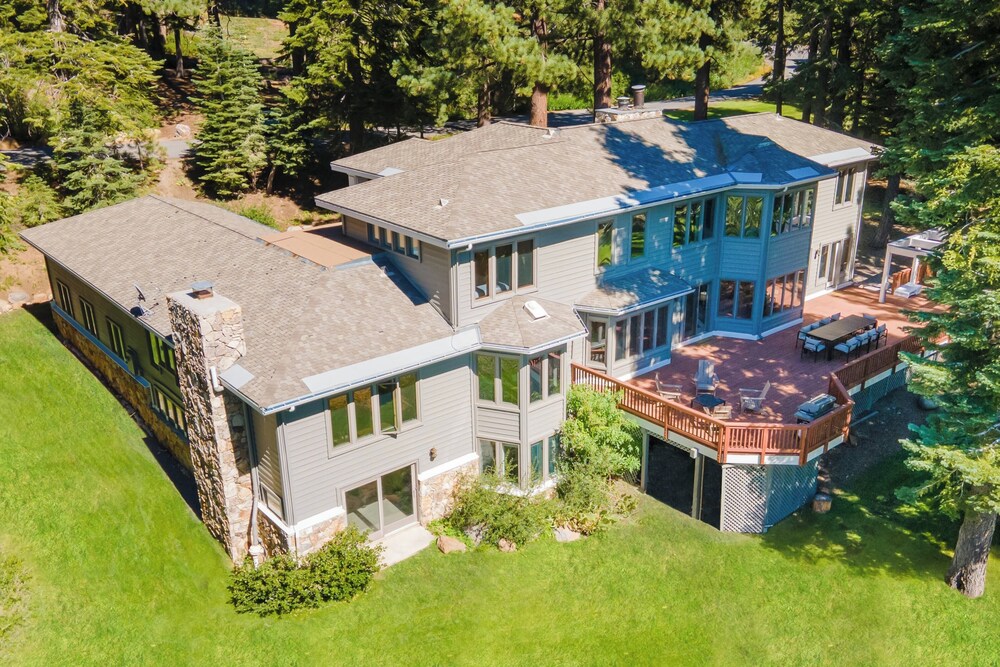 Tahoe Star by Avantstay 7mins to Incline Village, Luxe Mansion in Incline Village, US