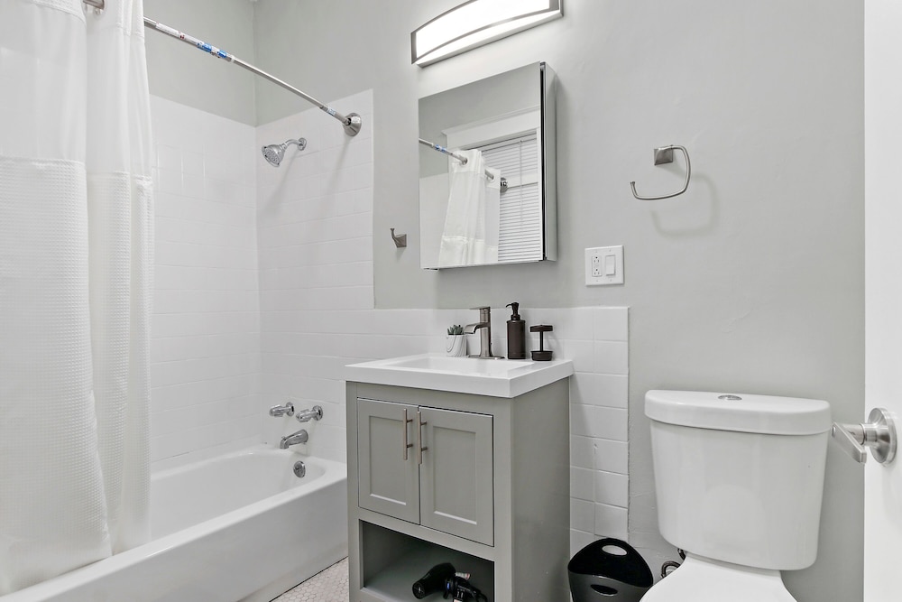 Stylish 2BR Apt - Sunnyside 05-2F