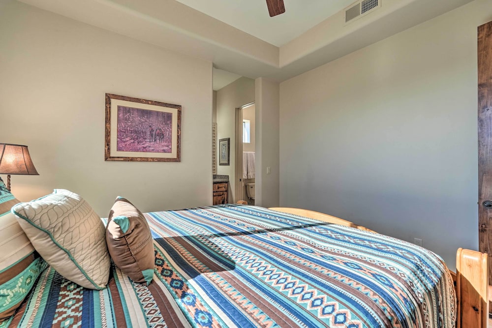 Spacious Scottsdale Home w/ Poolside Lounge & Spa! view 5