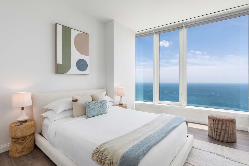 Panoramic Lake Views Premier Amenities for Groups