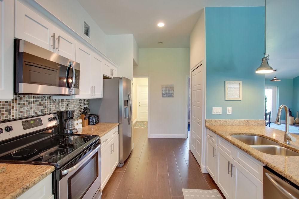 Family Retreat w/ Backyard Oasis in Cape Coral!