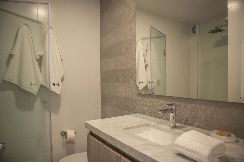 w Fantastic 2BR w Modern Deco in San Isidro