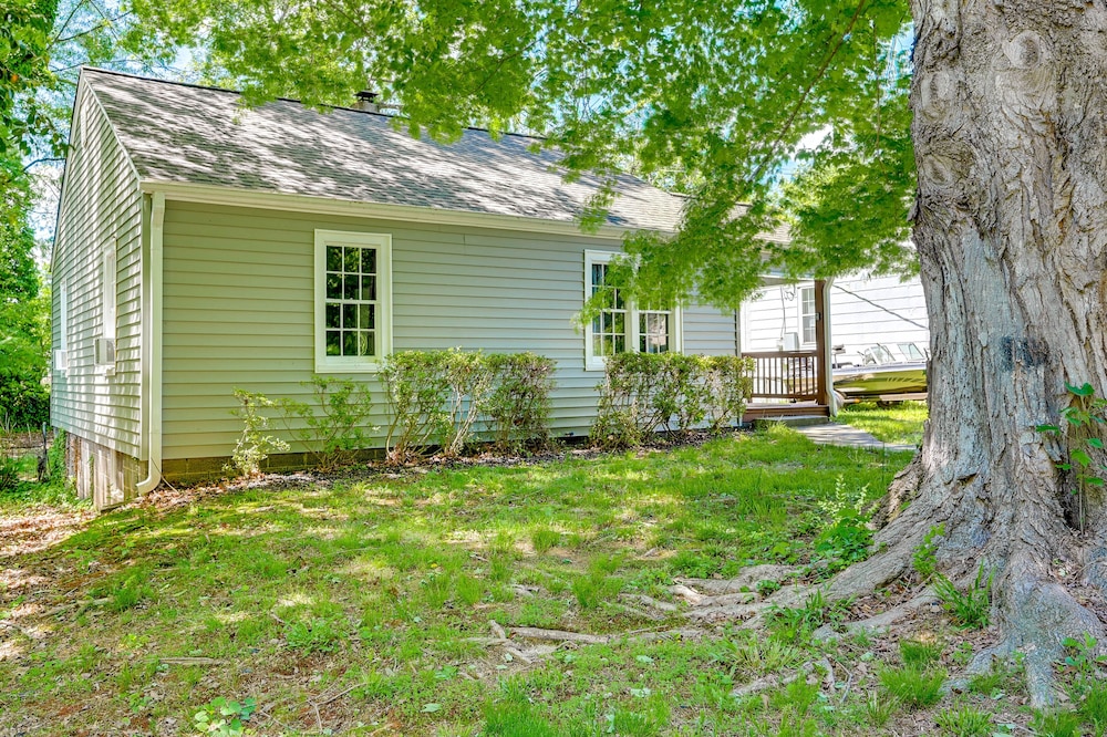 Winston-salem Vacation Rental ~ 3 Mi to Downtown! view 3