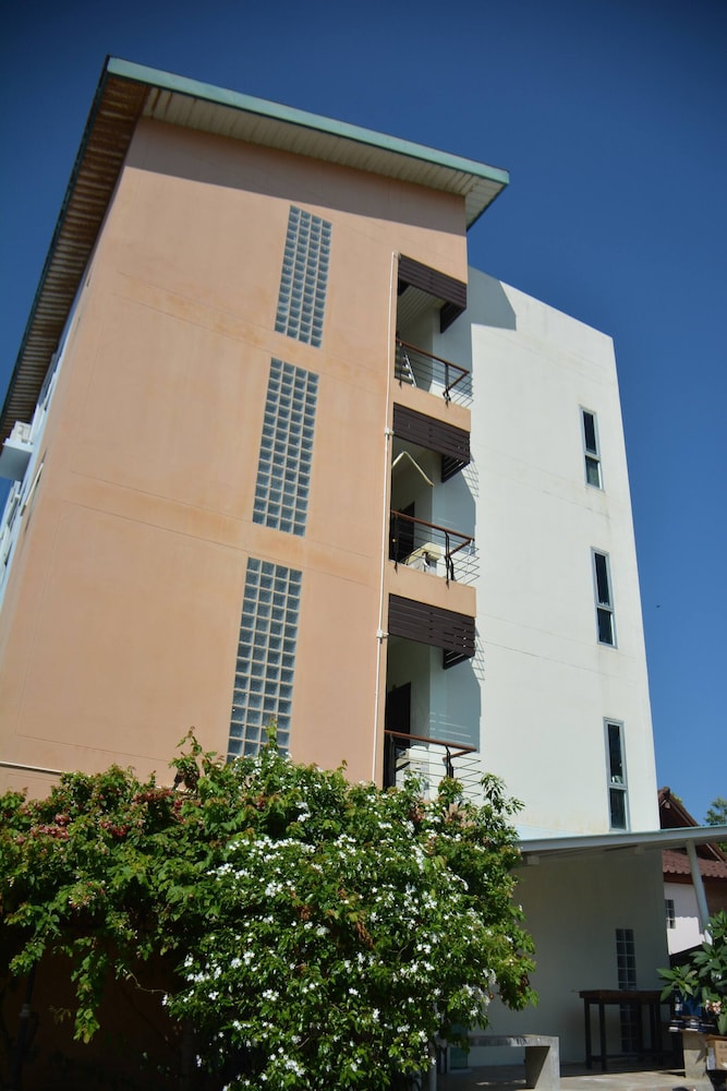 Modern Rustic Seaview 1 Bedroom Retreat With Free Coworking
