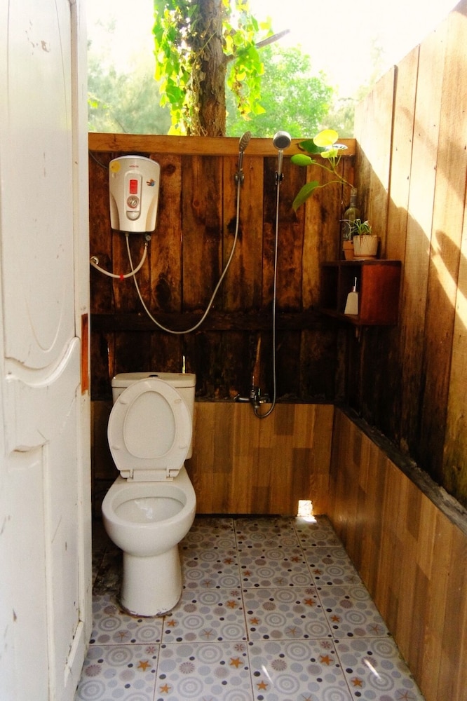 Hang Sói Glamping
