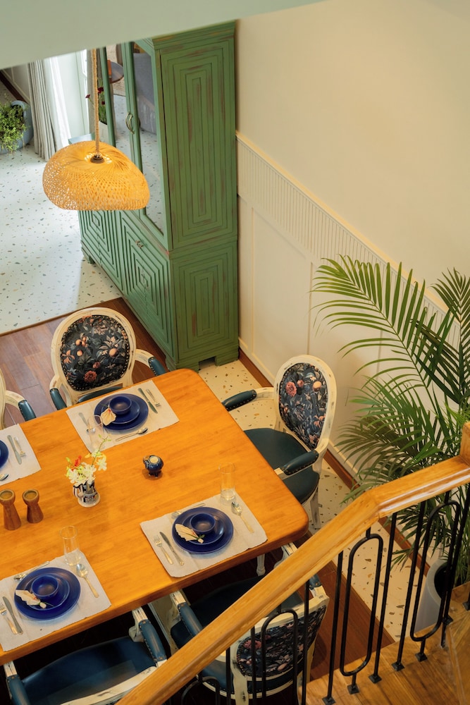 Esh Cottages Birch | Hillside 4-BHK Hideaway With Lush Garden, Common Pool, & Gaming Zone