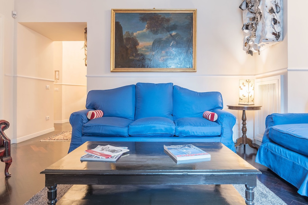 Mazzini Stylish 6 Pax Apartment
