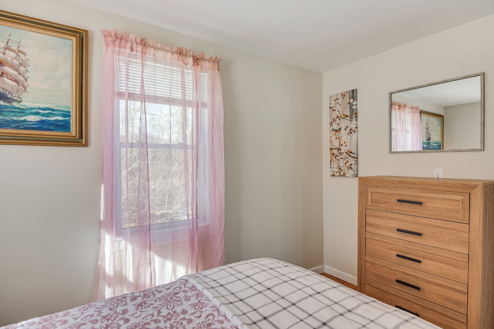 9 Mi to Beach: Home w/ Private Yard in Westport