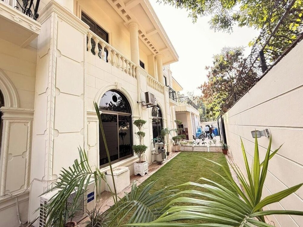 Rhodium Hotel ONE