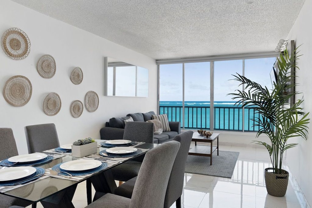 Flamenco Beach 2BDR Oceanfr Pool Parking - Property Image 14
