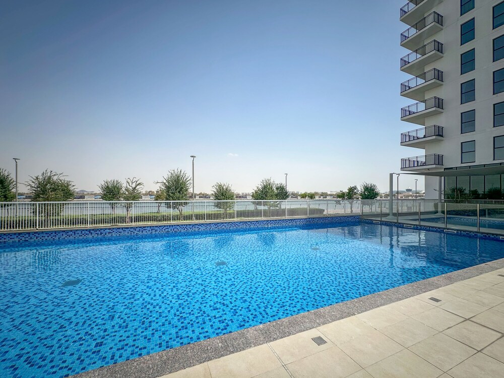 Maison Privee - Modern Hideaway w/ Canal Views on Yas Island