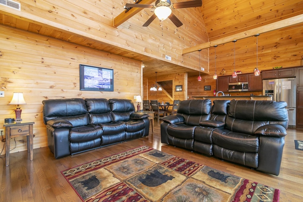 A Mountain Paradise - 3 Bedrooms, 3 Baths, Sleeps 8 Cabin by RedAwning