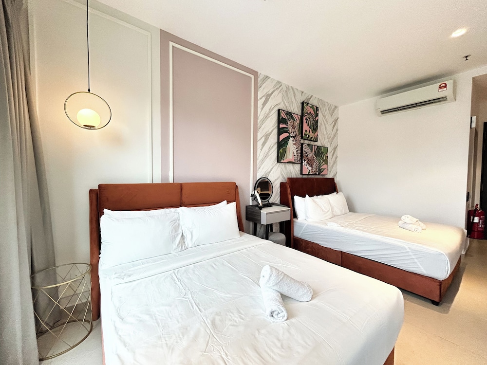 The Paxtonz by Manhattan Group