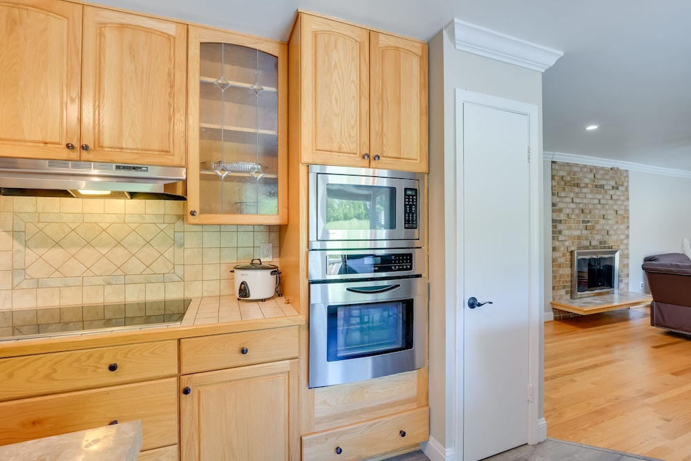 Rockville Home: Patio Oasis, Fireplace, Near DC! - Property Image 27