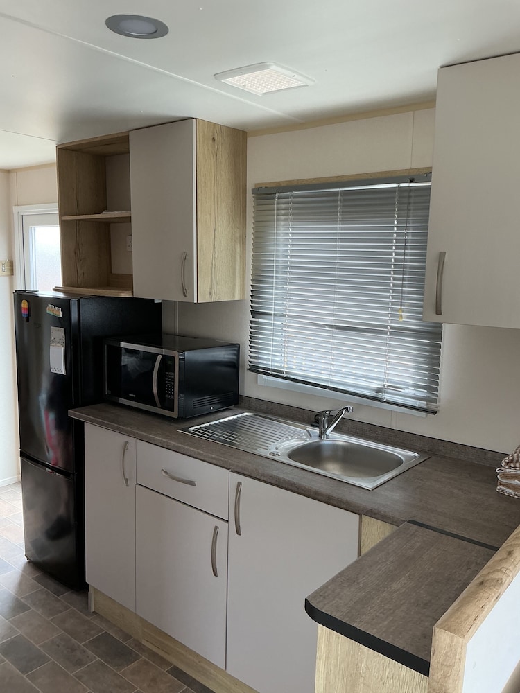Familyfriendly-8berth-freeparkingspot-closetobeach