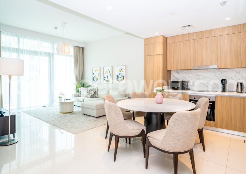 Homesgetaway- 2BR in Beach Vista Tower 2