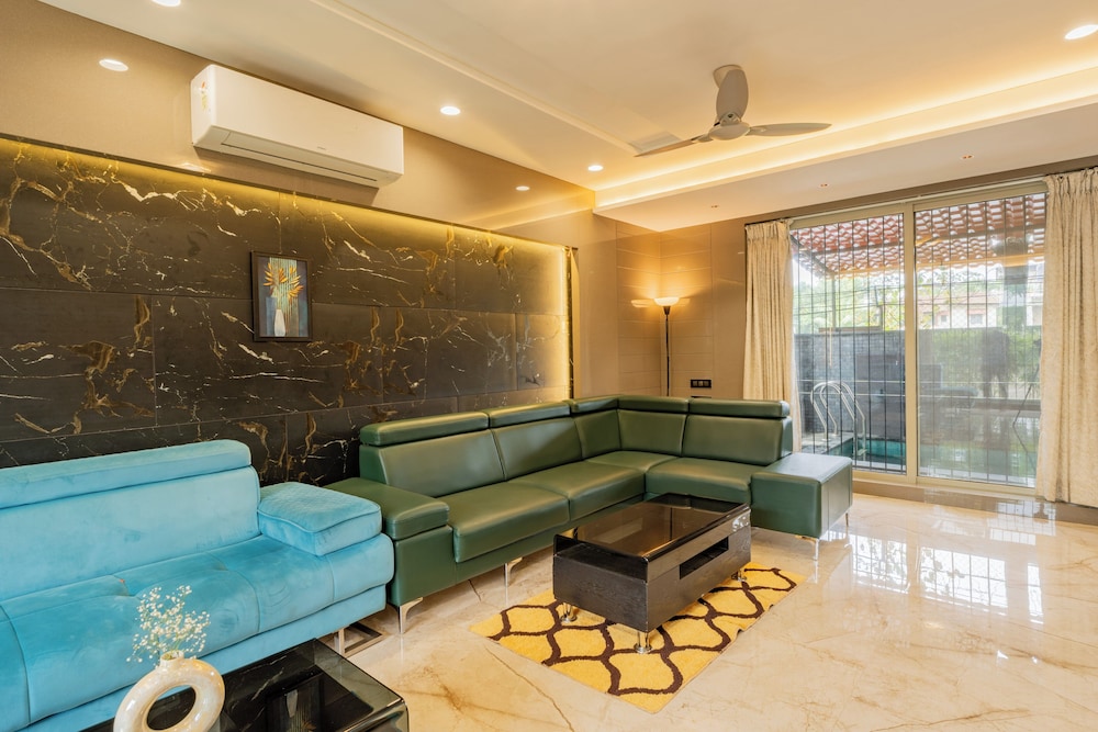 Alaya Stays - Imperial Calista 4BHK near Khandala Hills
