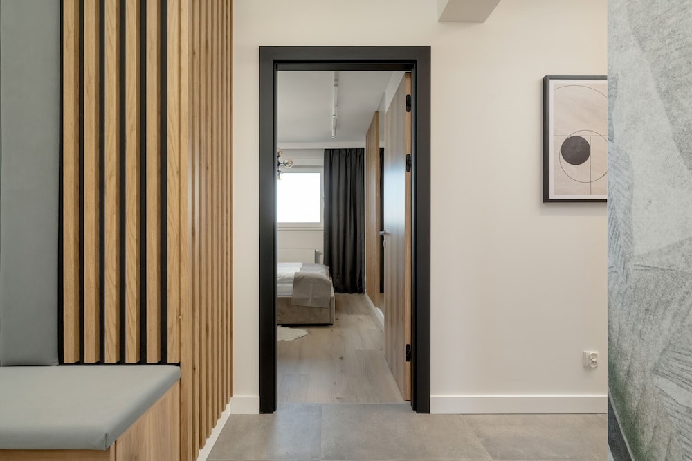 Bright & Peaceful Apartment by Renters