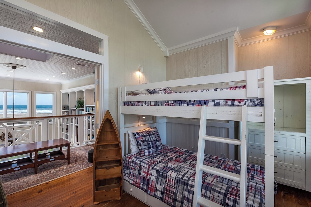 Breakers Pointe by Ryson Vacation Rentals