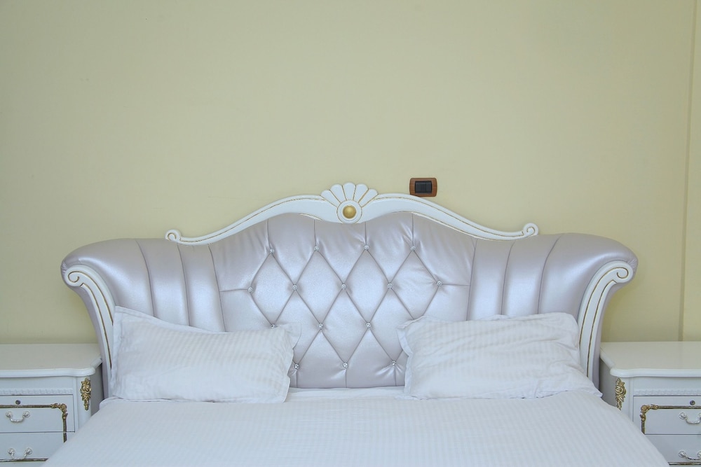 Bnow Hotel