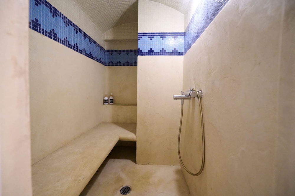 Ma Maison Downtown Villa N 8 Indoor Heated Pool