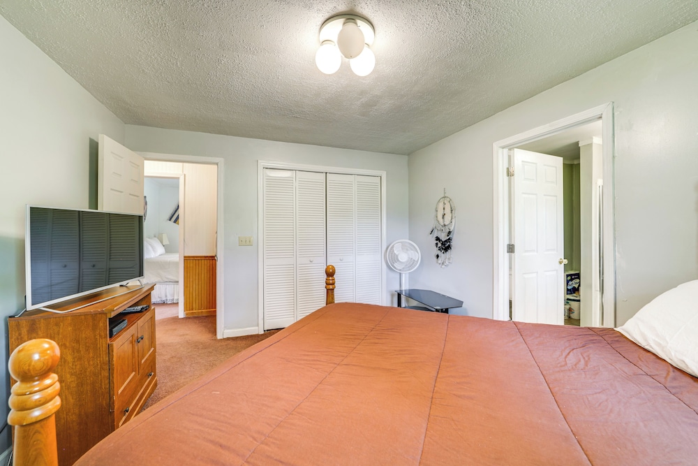 5 Mi to Lake Junaluska: Mtn Haven w/ Deck!