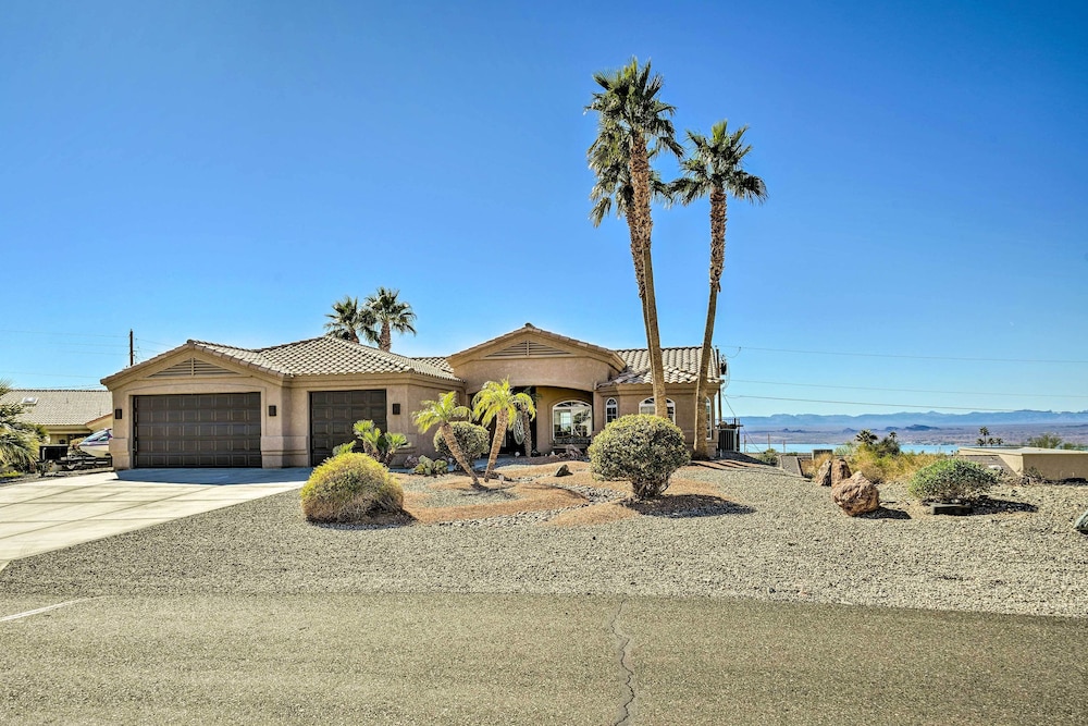4 Mi to Dtwn: Luxe Gem w/ Pool in Lake Havasu City view 4